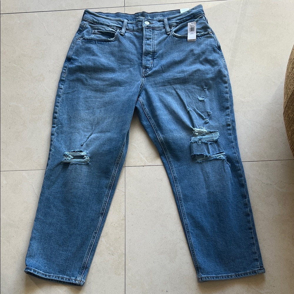 NWT Old Navy Curvy High Rise Straight Button Fly Ripped Blue Jean, Size 14P